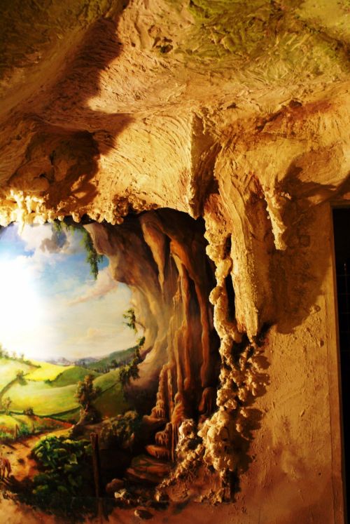 mural cave muurschildering en special stuc grot.JPG